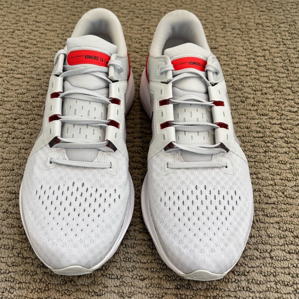 Nike Men's Air Volaris 16 White and Red Athletic Shoes - Picture 3 of 7